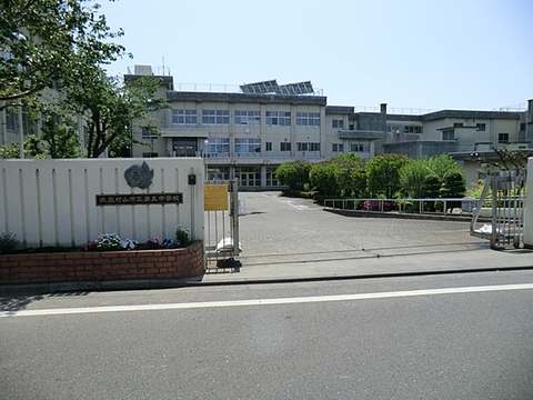 武蔵村山市立第五中学校 905m