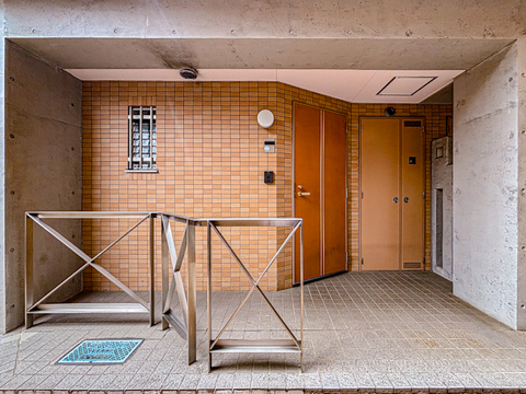 共用部分が清潔に保たれており、管理が行き届いているマンションです。住む人が気持ちよく利用できる空間が広がり、安心して快適に過ごせる住環境が整っています。