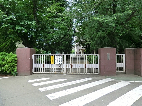 府中市立府中第四中学校まで約660m