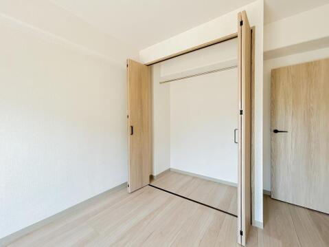 全居室に収納を完備しておりますので、いつでもお部屋をすっきりとお使い頂けそうです。
