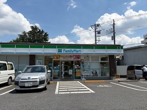 ファミリーマート東久留米柳窪店 400m