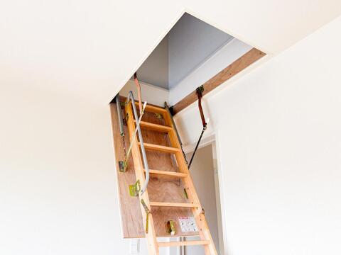 資産価値を高める秘密基地のような小屋裏収納。家族の思い出を大切に守り、新たな歴史を豊かに支えます。