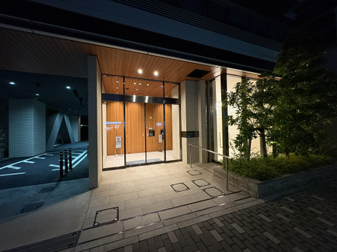 現在居住中となっておりますが、日程調整でのご見学が可能となっております。