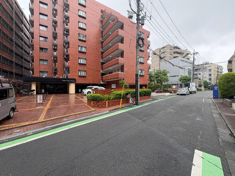 リフォーム完成前ですが、現地の確認や同施工会社様による完成物件のご見学が可能です。お気軽にお問合せください。