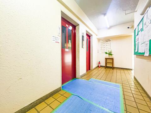 総戸数190戸のビッグコミュニティ。エレベーターも2つ完備されています。2026/5/24撮影