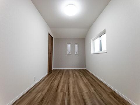 仕事にも、趣味にも活躍する私的空間。自立心を育む個室の子供部屋としても最適です。
