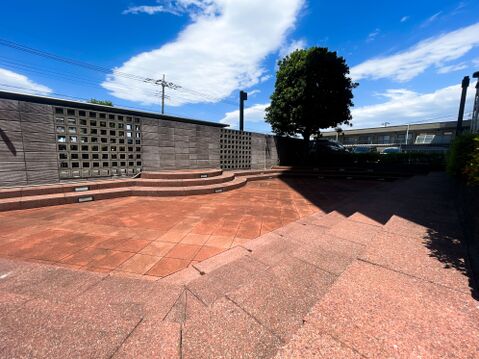 広場(2026年5月撮影時)