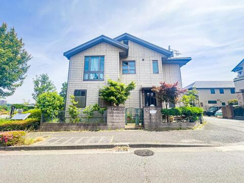 住まいには気付きがあり、住まうごとに様々な角度から違う顔を見せてくれます。新生活は小さな発見の連続です。積水ハウス施工の軽量鉄骨住宅です。2026/6/1撮影