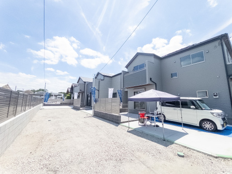 周辺は落ち着いた雰囲気の住宅地となっています。戸建ならではの、のびのびスローライフを満喫してください。