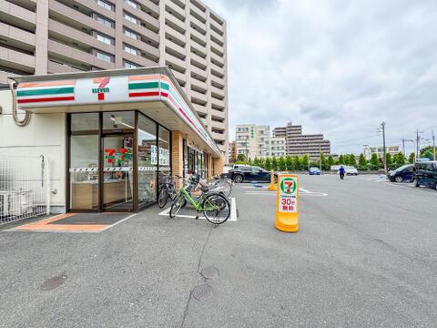 セブンイレブン福生駅前東口店まで約107m