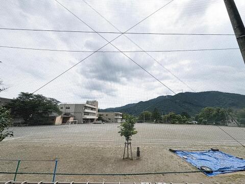 青梅市立第六小学校まで約400m