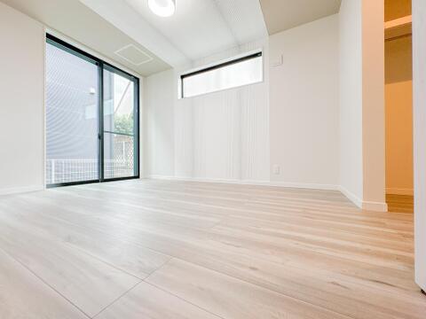 家族とのコミュニケーションを促進する拘り設計。快適な居住空間を演出し、都市型生活をより潤いある時間へ代えてくれます。