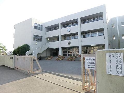 青梅市立新町中学校まで約550m