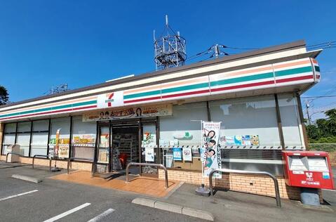 セブンイレブン八王子由木中央店まで約338m