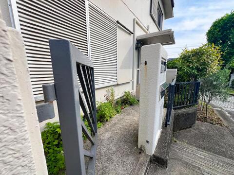 現地(2025年6月)撮影。現在リフォーム中の物件です。新しいデザインや設備で、住む人が心地よく過ごせるよう仕上げています。完成後の素敵な住空間をお楽しみに。