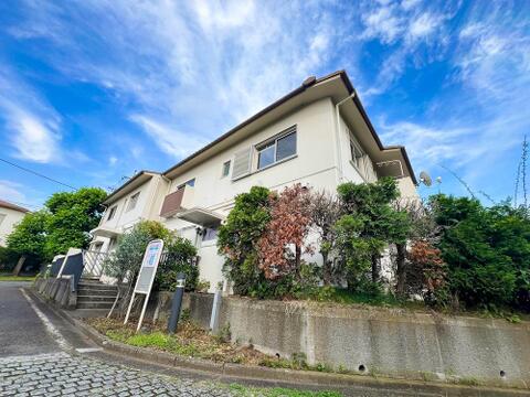 現地(2025年6月)撮影。ただいまリフォーム工事の真っ最中。未来の快適な暮らしを思わせる光景に、完成への期待が高まります。
