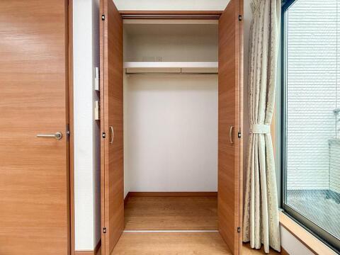 クローゼットは、お子様の成長に合わせた衣類や家族の荷物をたっぷり収納可能。整理整頓がしやすく、すっきり快適な空間で毎日を。