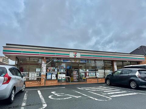 セブンイレブン八王子富士森公園北店まで約293m