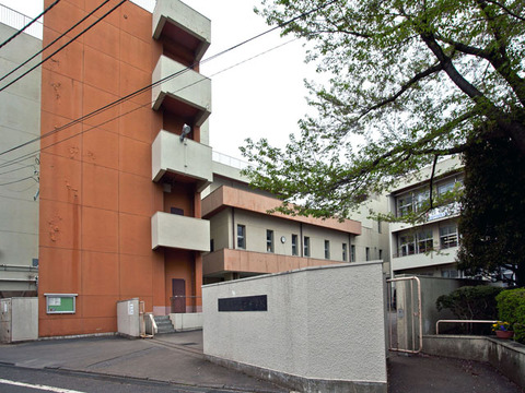 青梅梨の木保育園 460m