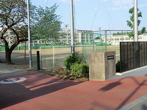 昭島市立昭和中学校まで約290m