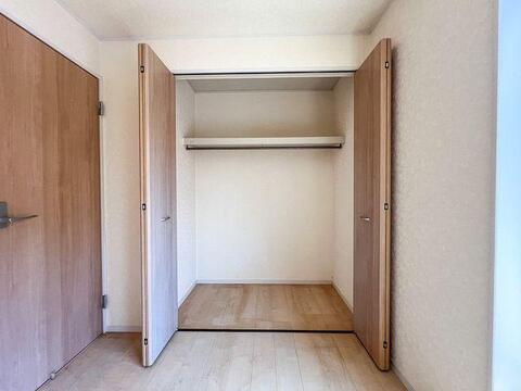 「収納」全居室にクローゼットを完備。ハンガーパイプと枕棚付きで、お洋服や荷物もすっきり収まります。