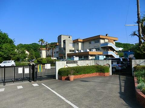 八王子市立中山小学校まで約301m