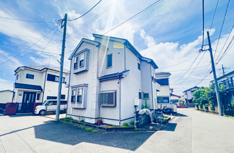 趣のあるたたずまい。重ねた月日が、味わい深い歴史を感じさせる外観部分です。2026/7/11撮影