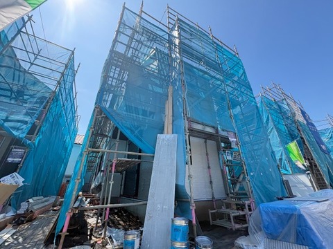 2026年9月上旬完成予定です。