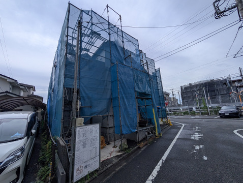 プロの職人が造り上げる安全性と美観を兼ね備えた住まいです。