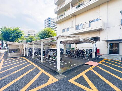駐輪場スペースです。ご利用の際は、料金や空き状況を確認いたします。2026/7/31撮影
