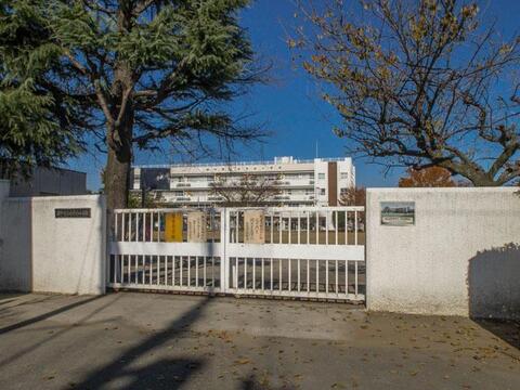 府中市立白糸台小学校まで約775m