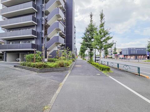 共用部分が清潔に保たれており、管理が行き届いているマンションです。住む人が気持ちよく利用できる空間が広がり、安心して快適に過ごせる住環境が整っています。