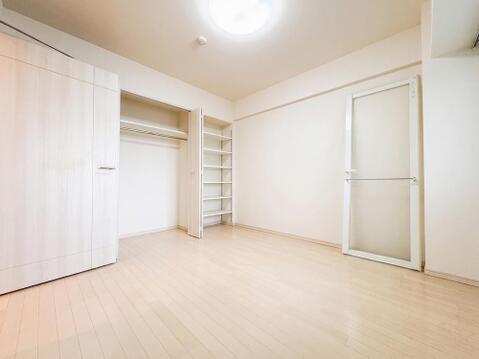 このお部屋はリフォーム予定です。新しい内装や設備で、さらに魅力的な住まいになるよう準備を進めています。完成後の住み心地にぜひご期待ください。