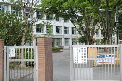 福生市立福生第一中学校まで約936m