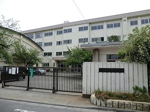 八王子市立第二中学校まで約411m