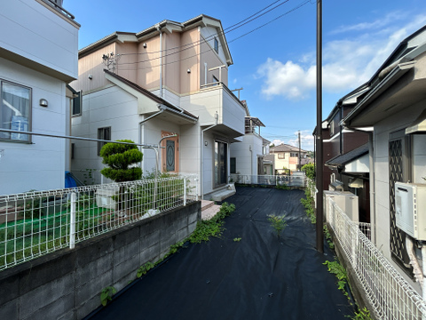 物件外観(2026年8月21日撮影)9月末リフォーム完成予定