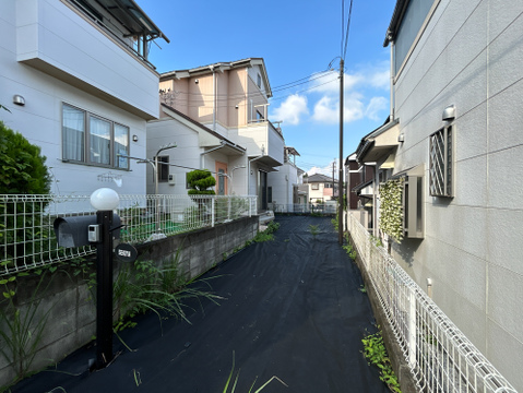 物件外観(2026年8月21日撮影)9月末リフォーム完成予定