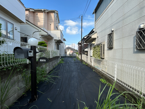 物件外観(2026年8月21日撮影)9月末リフォーム完成予定
