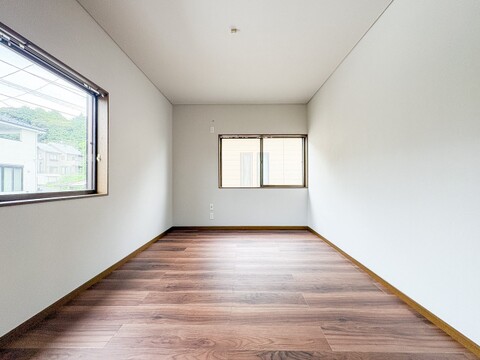 暖色系の照明は、心理的にも落ち着きを得られやすいそうです。