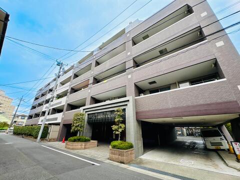 京王八王子駅まで徒歩11分。周辺は落ち着いた住環境で、のびのびと新生活をスタートできます。