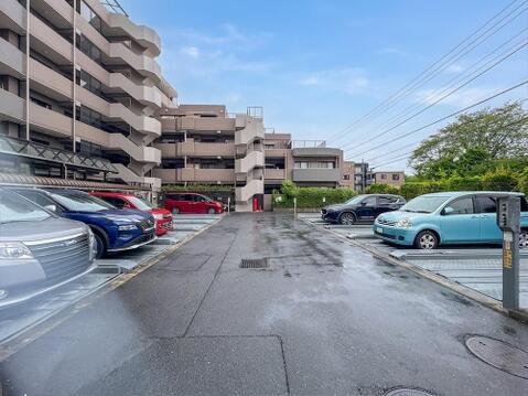 こちらは駐車場です。