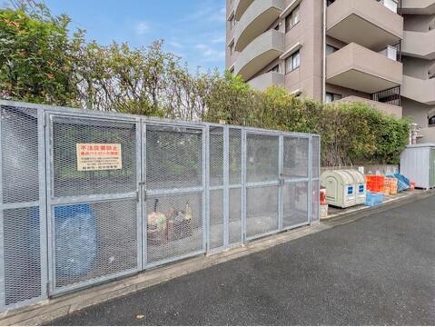 こちらはゴミ置き場です。