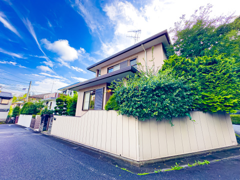 敷地面積約201.58m2、5LDKの大型住宅の登場です。ご家族の多いお客様にもオススメな邸宅です。2026/9/13撮影