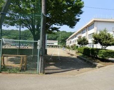 八王子市立城山中学校まで1500m
