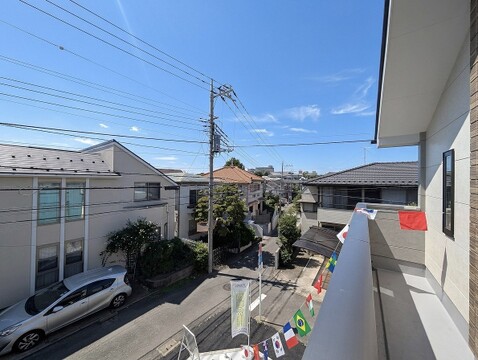 周辺は落ち着いた住宅街が広がり、穏やかに過ごせるロケーションです。
