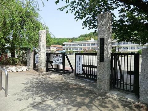 あきる野市立多西小学校まで約2000m