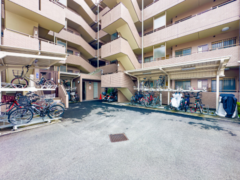 駐輪場スペースです。月額2000円~3600円でご利用いただけます。ご利用の際は空き状況を確認いたします。2026/9/5撮影