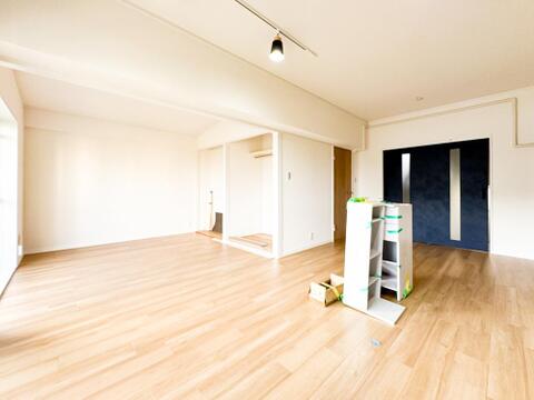 広々としたLDKでは、ごろごろしながらくつろいでしっかり体を休めることが出来ます。大切な家族が集まる場所だからこそこだわりたい空間です。