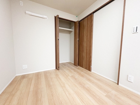 二つの洋室にはそれぞれ収納付きとなります。