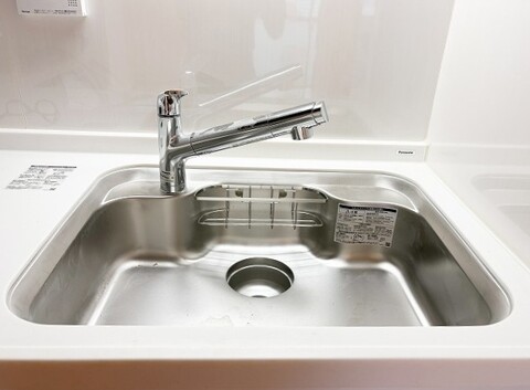 大き目のシンク。気になる水回りも交換済みとなります。